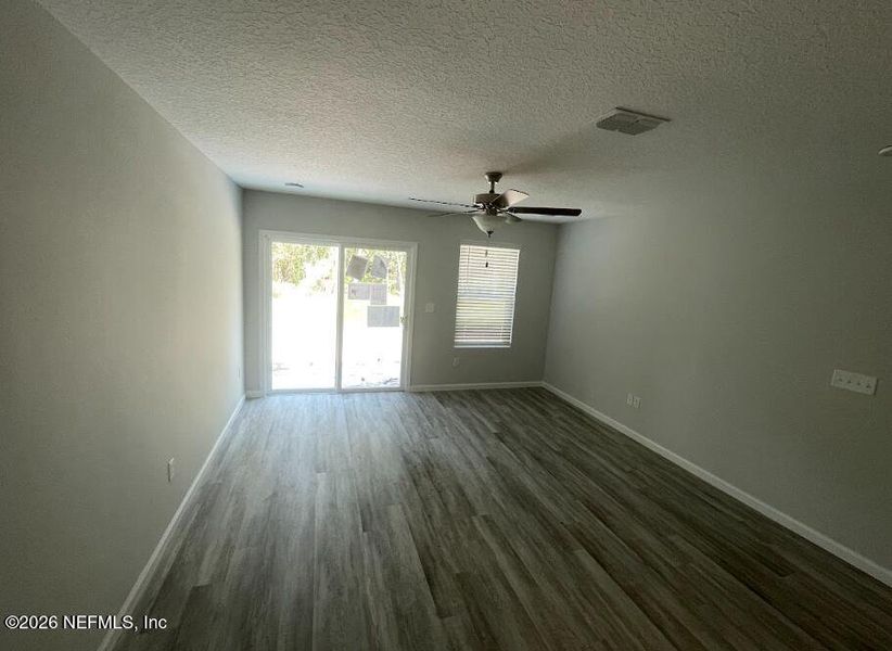 Spacious, unfurnished interior of a new home in , Jacksonville (Image 16).