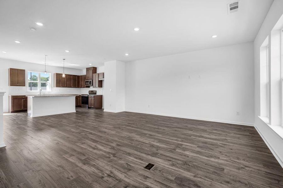 Spacious, unfurnished interior of a new home in Somerset at Veterans Memorial, Mableton (Image 18).