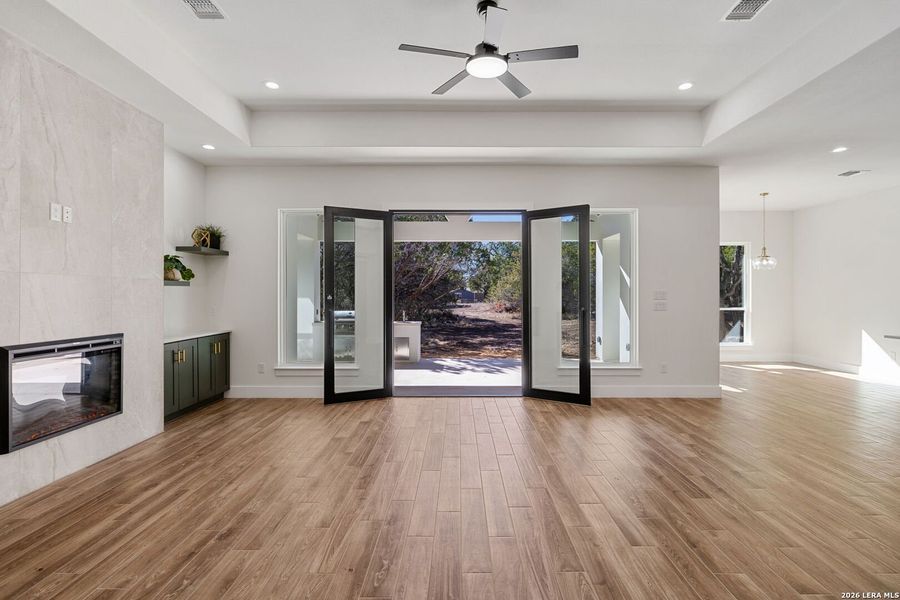 Spacious, unfurnished interior of a new home in , Spring Branch (Image 28).
