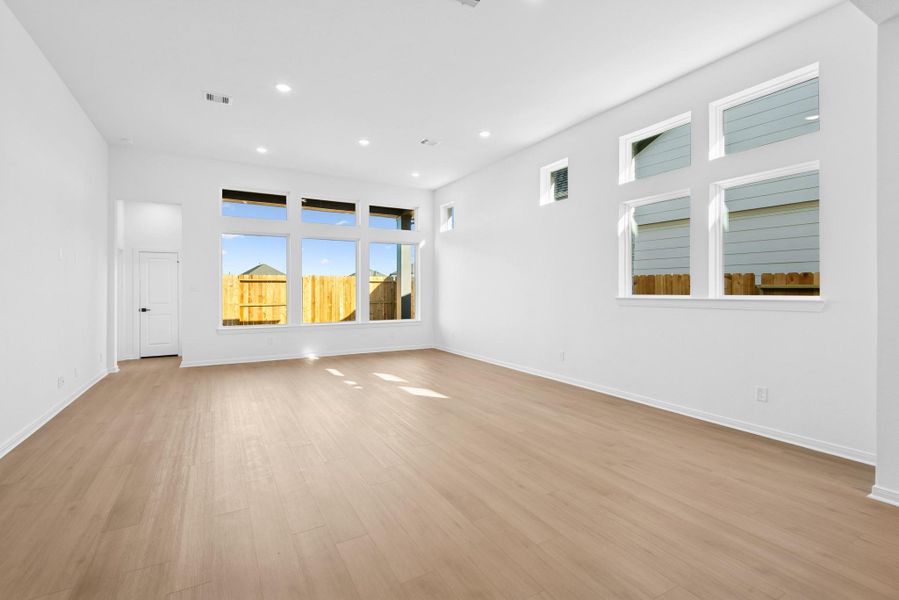 Spacious, unfurnished interior of a new home in Jubilee, Hockley (Image 26).