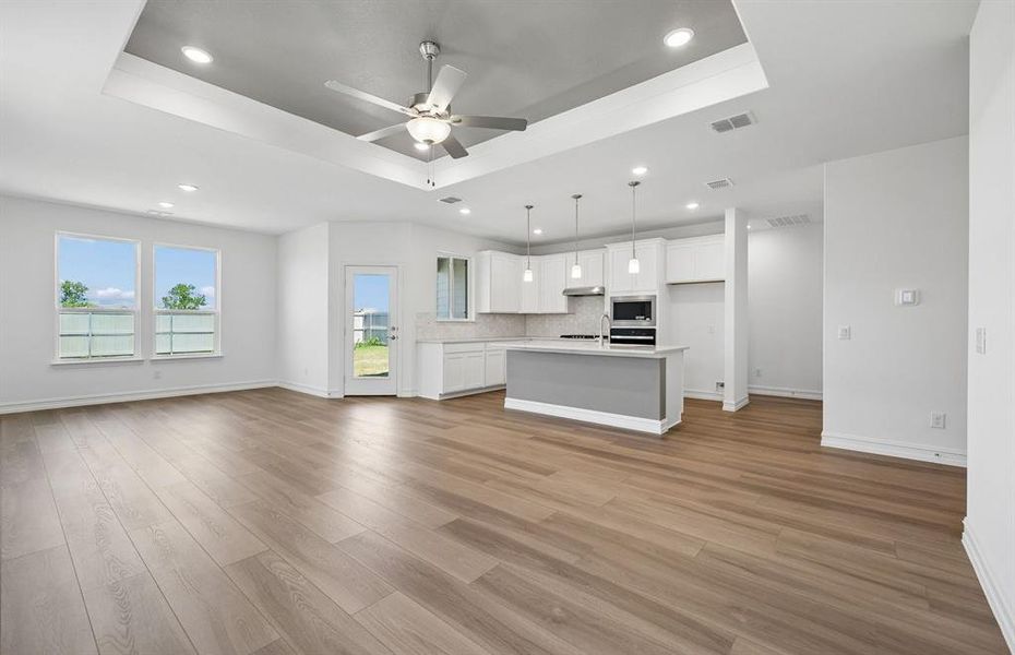 Gathering room with tray ceiling
