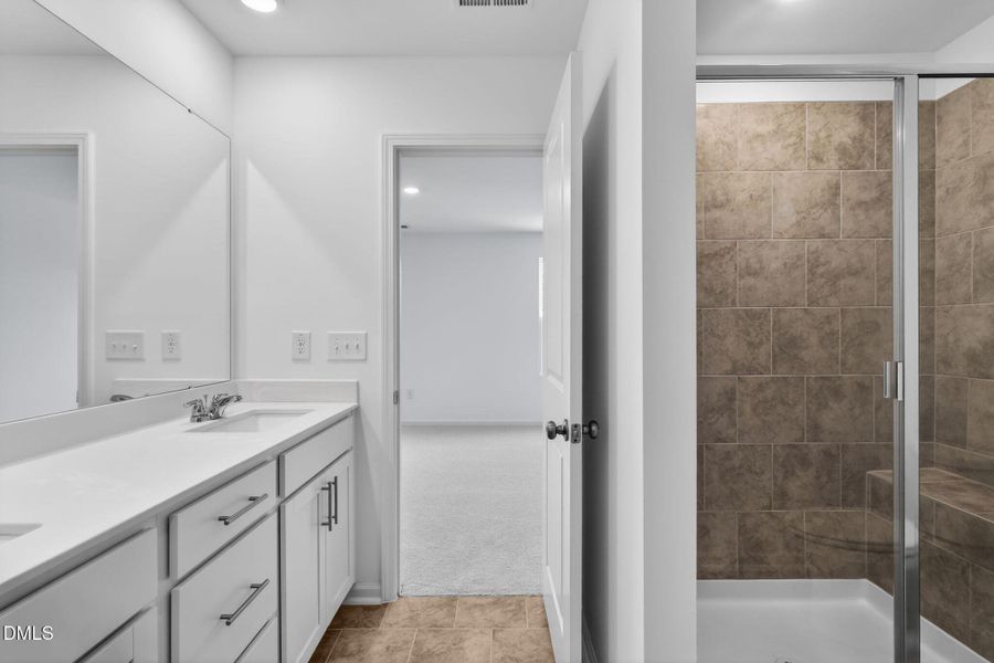25_3212_Gypsum_Dr_Durham_NC_27703-Bathro