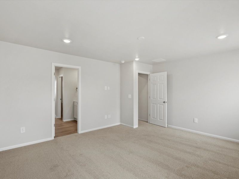 Spacious, unfurnished interior of a new home in Paint Brush Hills, Peyton (Image 11).