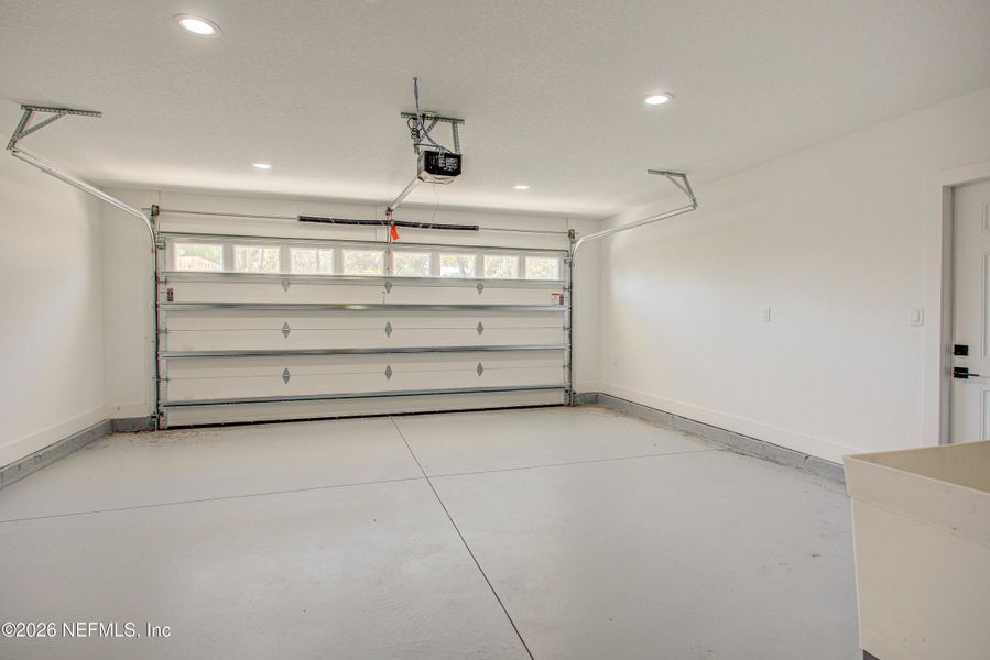 Spacious, unfurnished interior of a new home in , St. Augustine (Image 33).