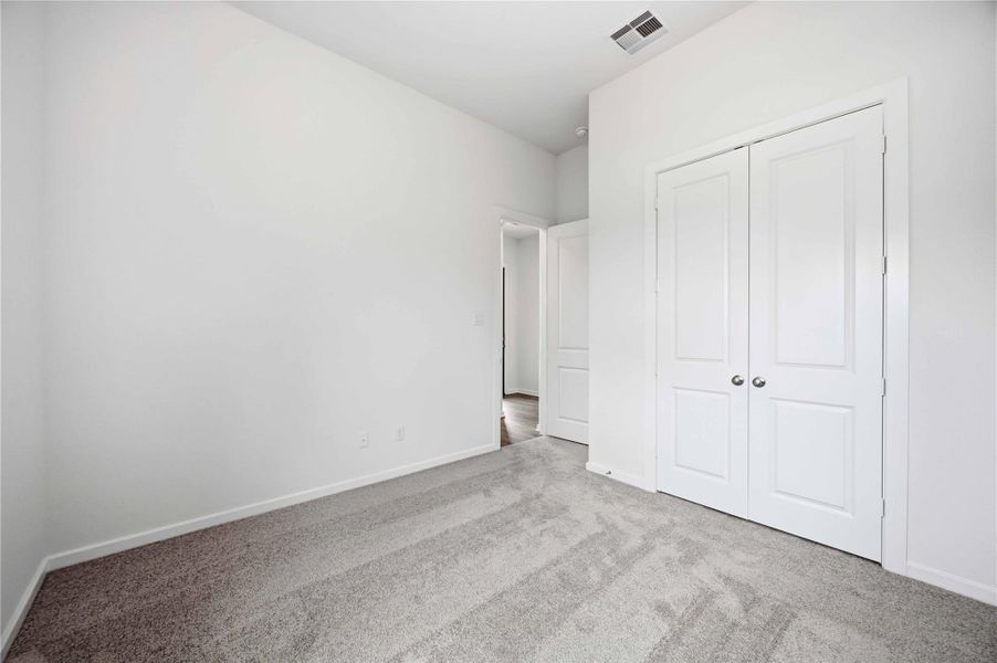 Spacious, unfurnished interior of a new home in Canterra Creek 60', Rosharon (Image 33). Spacious, unfurnished interior of a new home in Canterra Creek 60', Rosharon (Image 33).