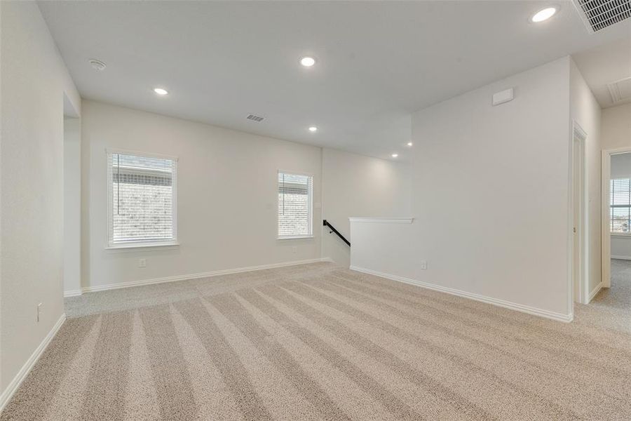 Spacious, unfurnished interior of a new home in Walden Pond, Forney (Image 31).