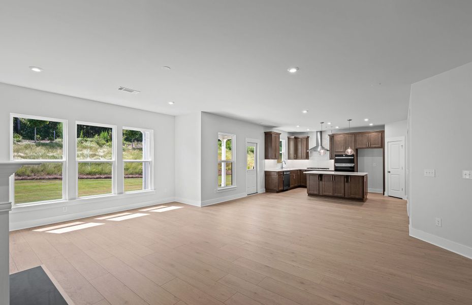 Spacious, unfurnished interior of a new home in Creekside at Skelton, Hoschton (Image 22).