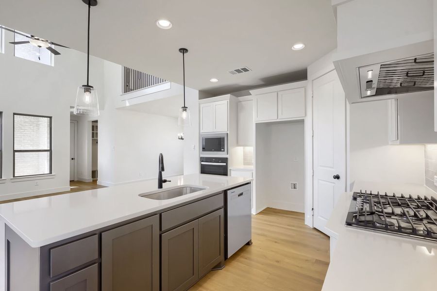 1705 Clover Fern - Kitchen
