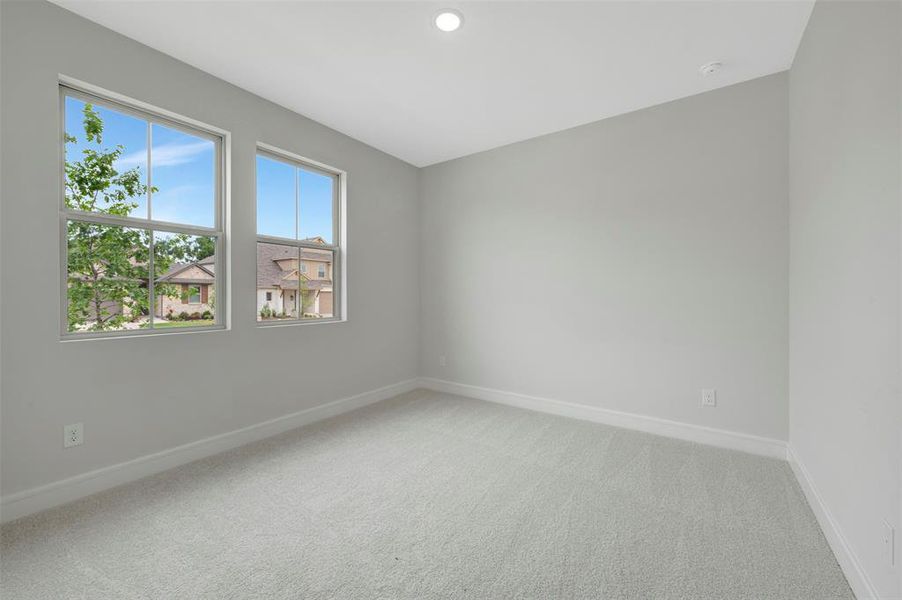 Spacious, unfurnished interior of a new home in Heritage Ranch, Sherman (Image 17).