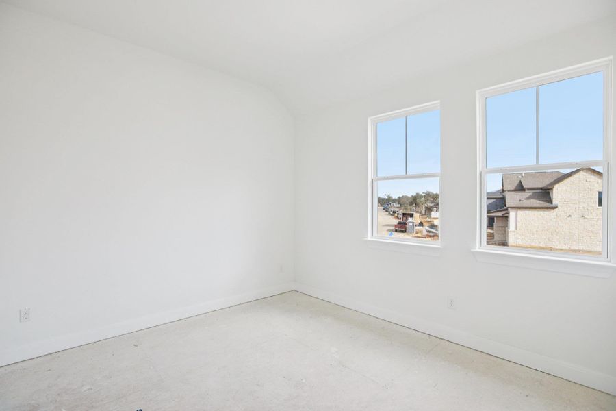 Spacious, unfurnished interior of a new home in Persimmon, Buda (Image 19).