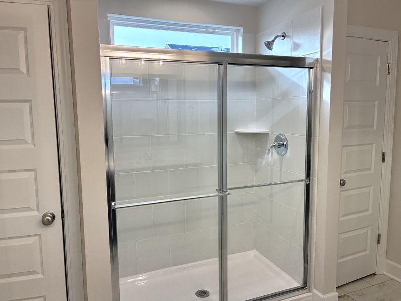 Close-up of interior finishes inside a home in Holly Ridge, Greenville (Image 13).