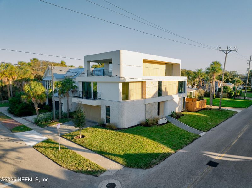 Exterior details and patio area of a home in , Atlantic Beach (Image 40).