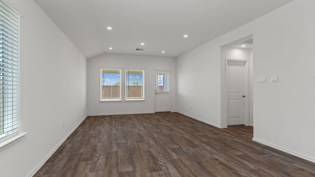 Spacious, unfurnished interior of a new home in Tamarron, Fulshear (Image 23). Spacious, unfurnished interior of a new home in Tamarron, Fulshear (Image 23).