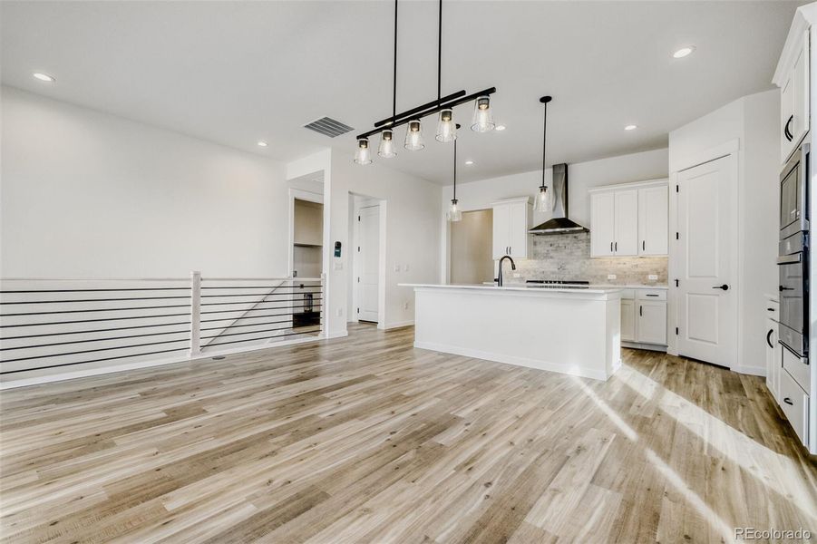 Spacious, unfurnished interior of a new home in Sterling Ranch Homestead, Colorado Springs (Image 14).