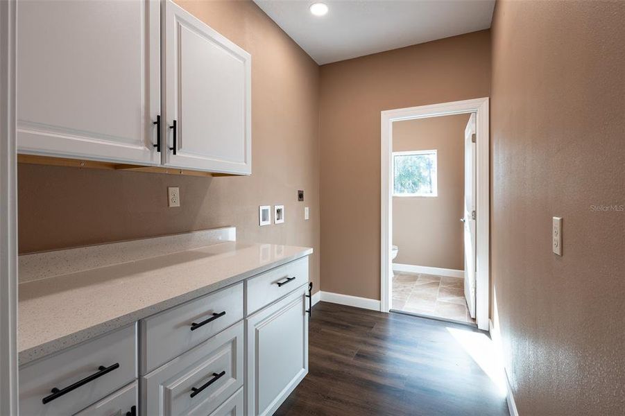 Furnished interior view inside a new home in , Spring Hill (Image 44).