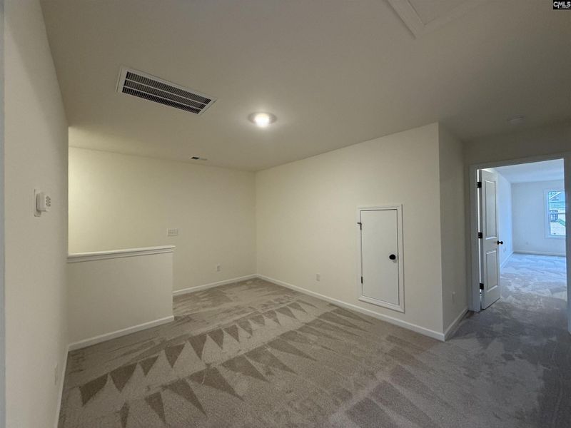 Spacious, unfurnished interior of a new home in Dunbar Village, Cayce (Image 35).