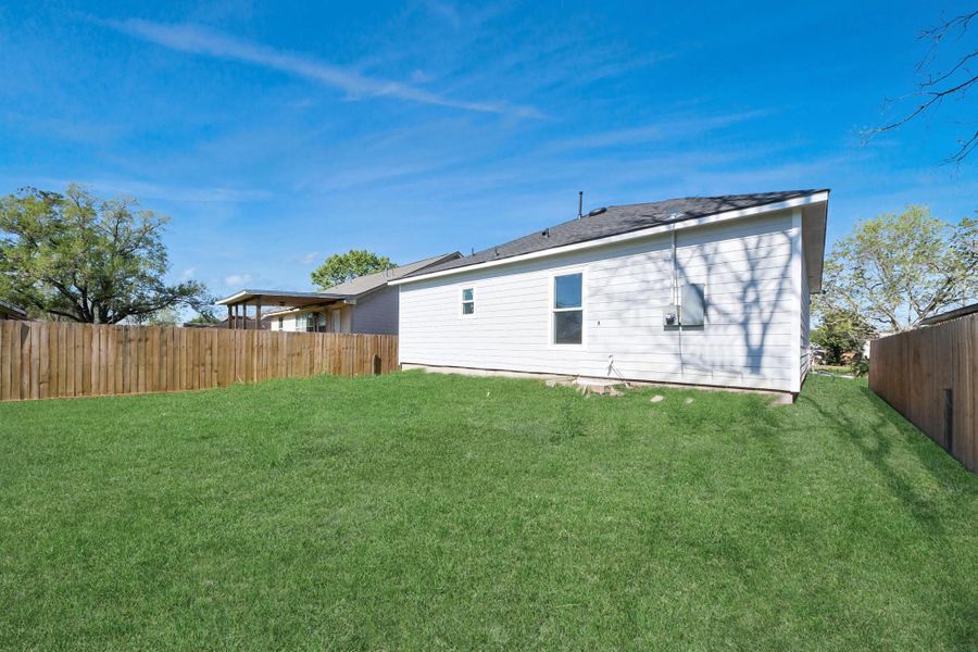 Exterior details and patio area of a home in , Houston (Image 17).