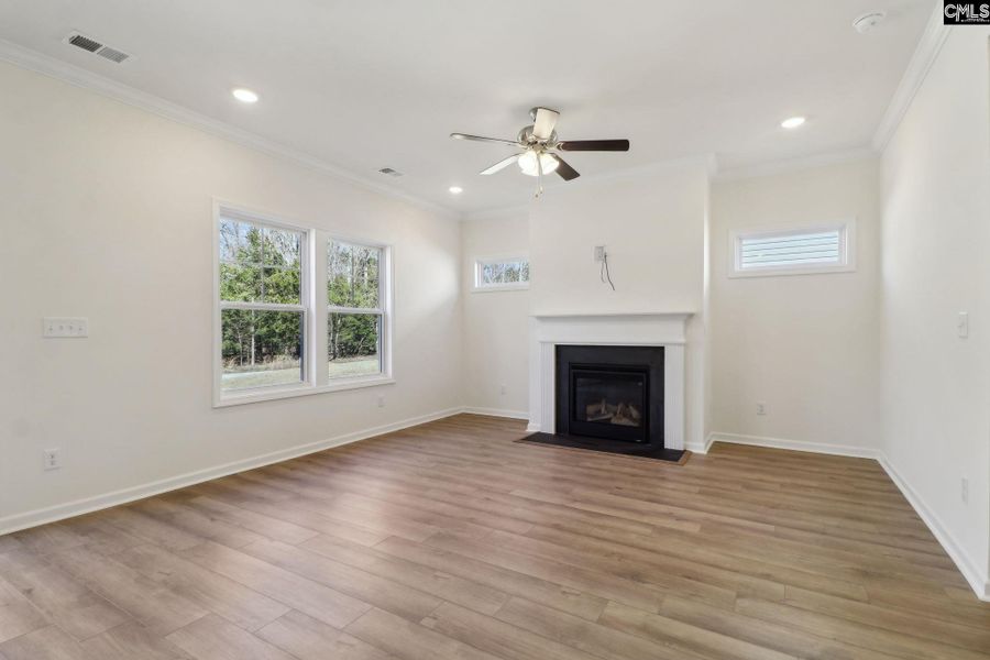 Image 9 of a home in Rolling Hills.