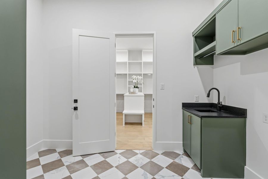 Furnished interior view inside a new home in , Houston (Image 9).