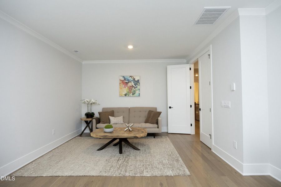 32Primarysitting 32Primarysitting