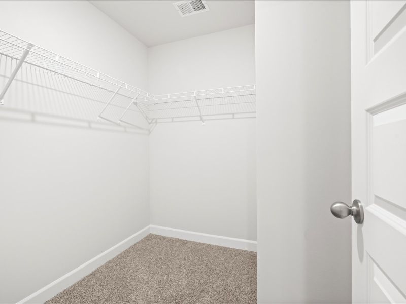 Spacious, unfurnished interior of a new home in Village at White Pine, Pendleton (Image 15).