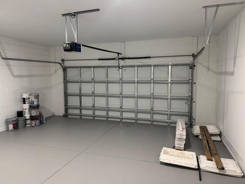 Spacious, unfurnished interior of a new home in , Ocala (Image 17).