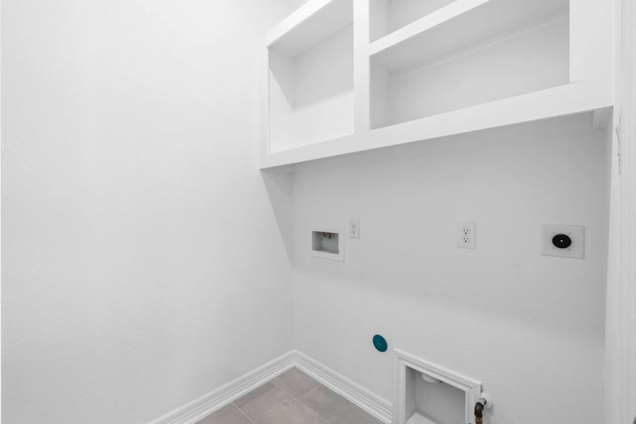 Spacious, unfurnished interior of a new home in Wildrye, Waller (Image 24).