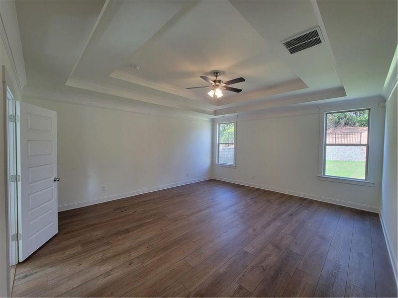 Spacious, unfurnished interior of a new home in , Jefferson (Image 16).