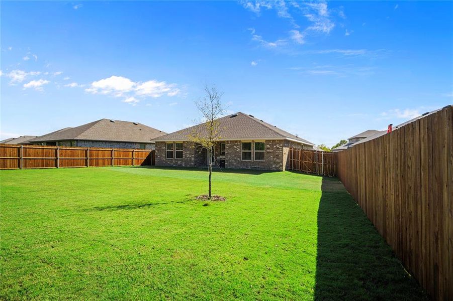 Exterior details and patio area of a home in , Fate (Image 22).