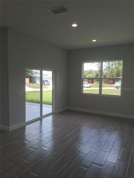 Spacious, unfurnished interior of a new home in , Palm Bay (Image 16).