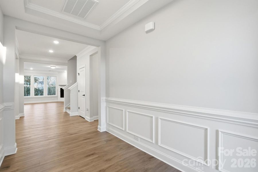 Foyer with tray ceiling option