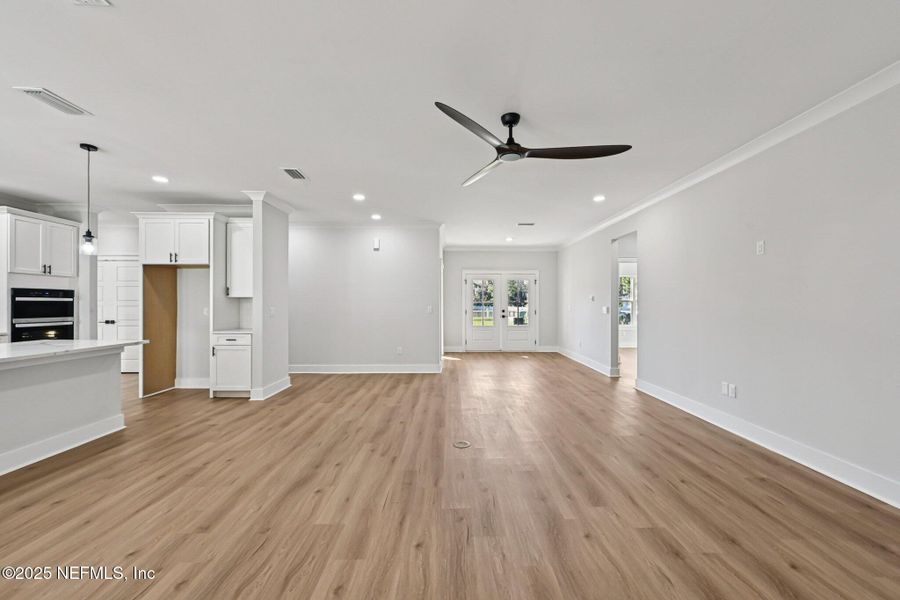 Spacious, unfurnished interior of a new home in , Fernandina Beach (Image 17).