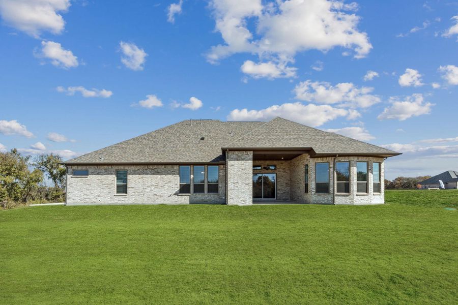 Exterior details and patio area of a home in Lakeway Estates, Waxahachie (Image 4). Exterior details and patio area of a home in Lakeway Estates, Waxahachie (Image 4).