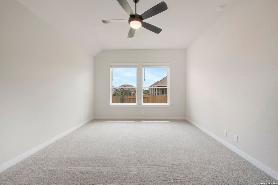 Spacious, unfurnished interior of a new home in Meyer Ranch – Select Reserve Series, New Braunfels (Image 37).