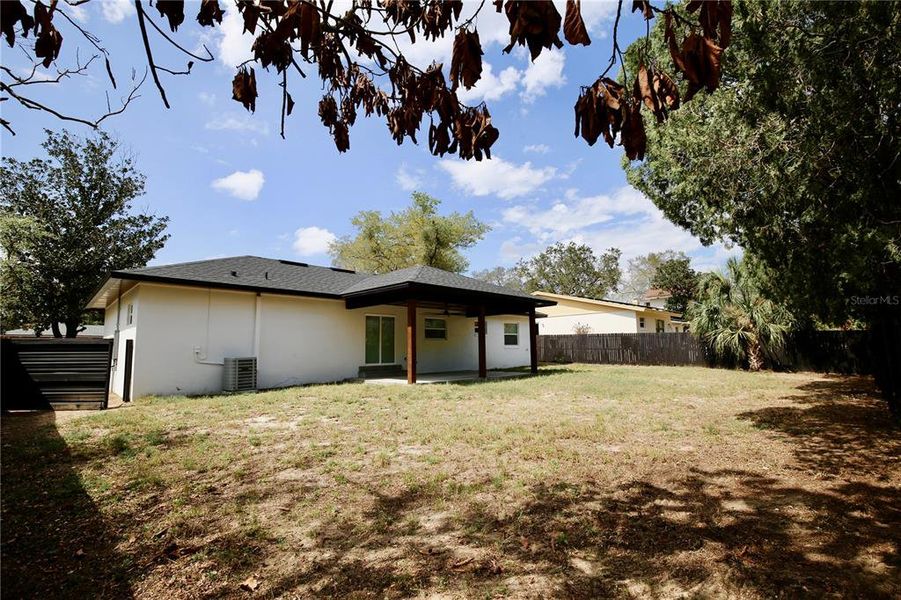 Exterior details and patio area of a home in , Orlando (Image 28).