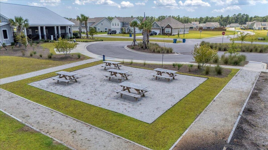 Image 28 of a home in French Quarter Creek.