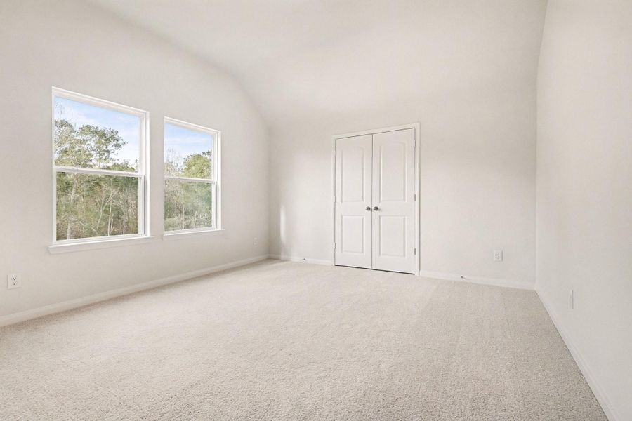 Spacious, unfurnished interior of a new home in Oakwood Ranch, Willis (Image 37).