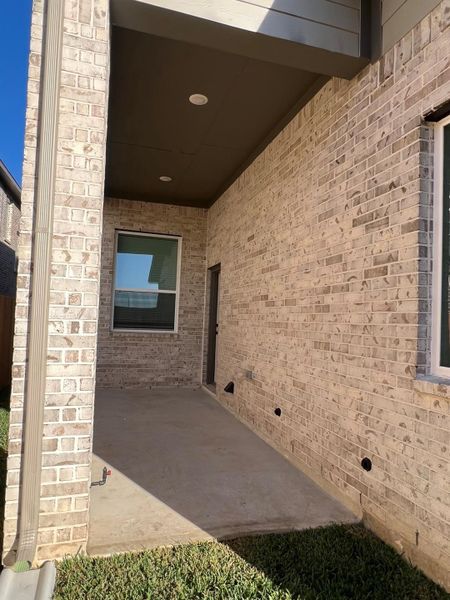Exterior details and patio area of a home in Wood Leaf Reserve, Tomball (Image 2).