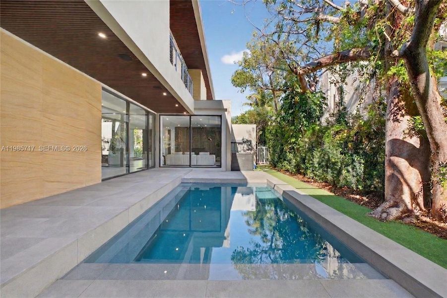 Exterior details and patio area of a home in , Miami (Image 32).