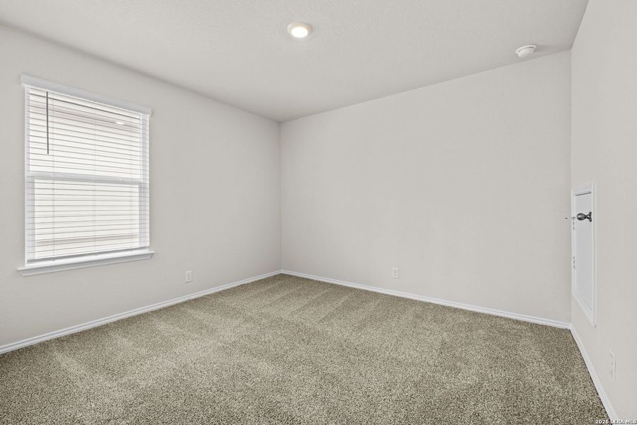 Spacious, unfurnished interior of a new home in Redbird Ranch, San Antonio (Image 26).