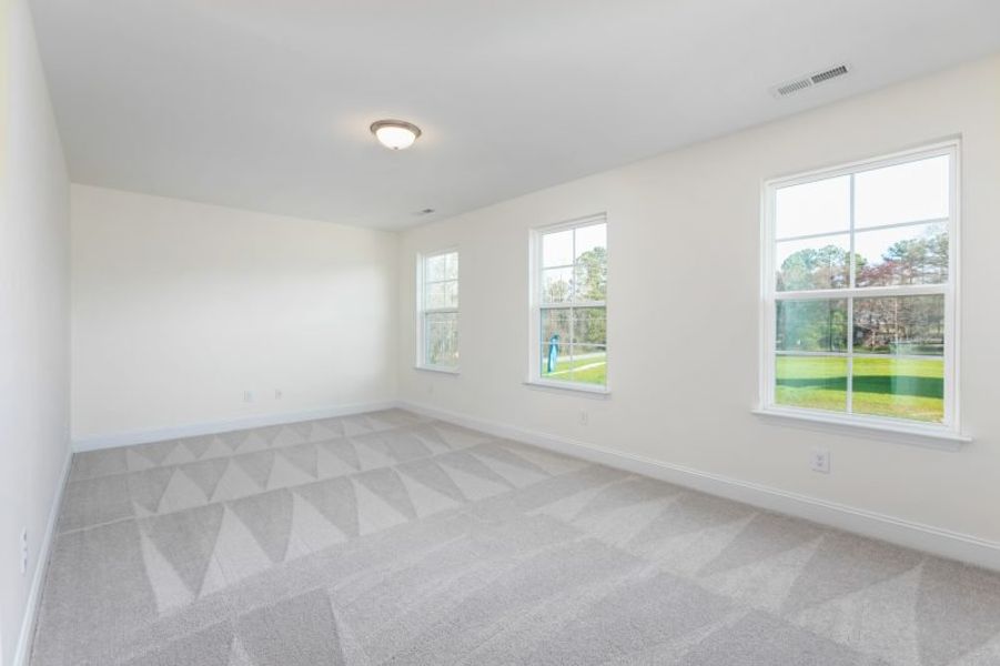 Spacious, unfurnished interior of a new home in Avondale, Greensboro (Image 21).