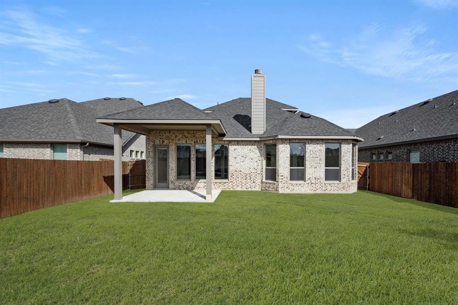 Exterior details and patio area of a home in The Retreat, Waxahachie (Image 4). Exterior details and patio area of a home in The Retreat, Waxahachie (Image 4).