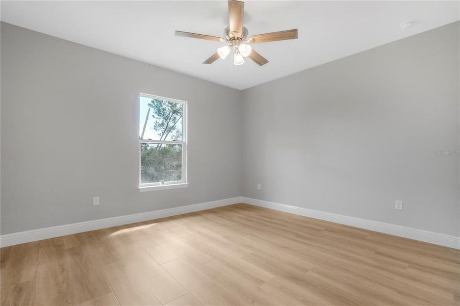 Spacious, unfurnished interior of a new home in , Deltona (Image 10).