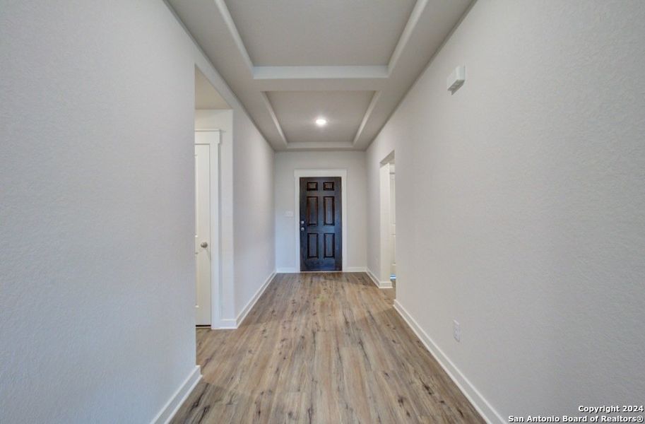 Spacious, unfurnished interior of a new home in Cloud Country, New Braunfels (Image 19).