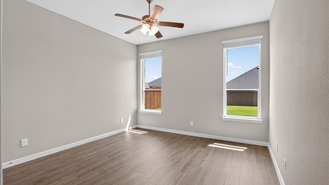 Spacious, unfurnished interior of a new home in Lakeview Pointe, Grand Prairie (Image 20).
