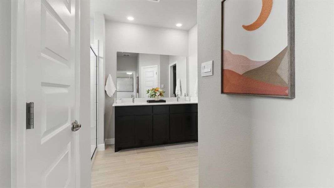 Furnished interior view inside a new home in Legado, Cleburne (Image 25).