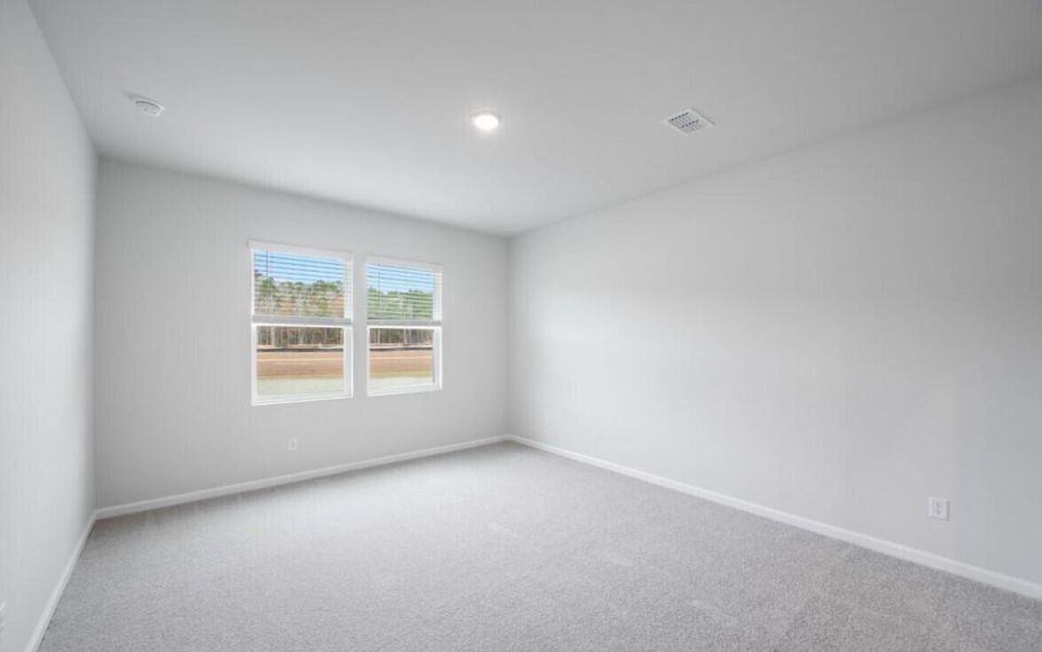 Spacious, unfurnished interior of a new home in Bradford Pointe, Summerville (Image 16).