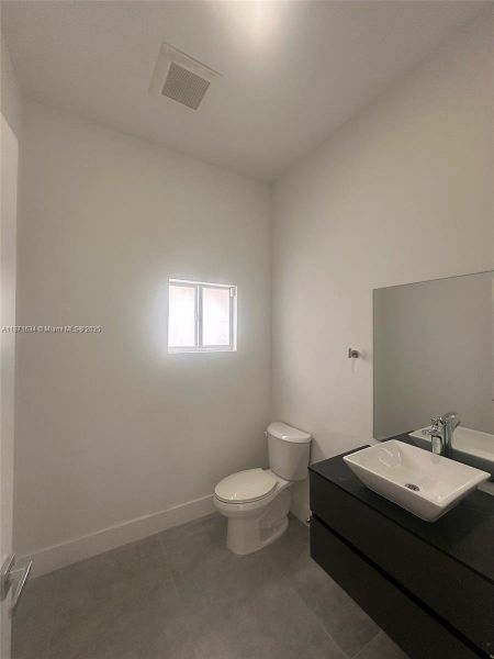 Furnished interior view inside a new home in , Fort Lauderdale (Image 3). Furnished interior view inside a new home in , Fort Lauderdale (Image 3).