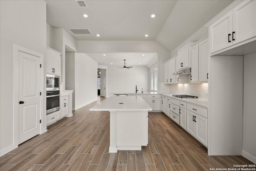 Image 17 of a home in Meyer Ranch. Image 17 of a home in Meyer Ranch.