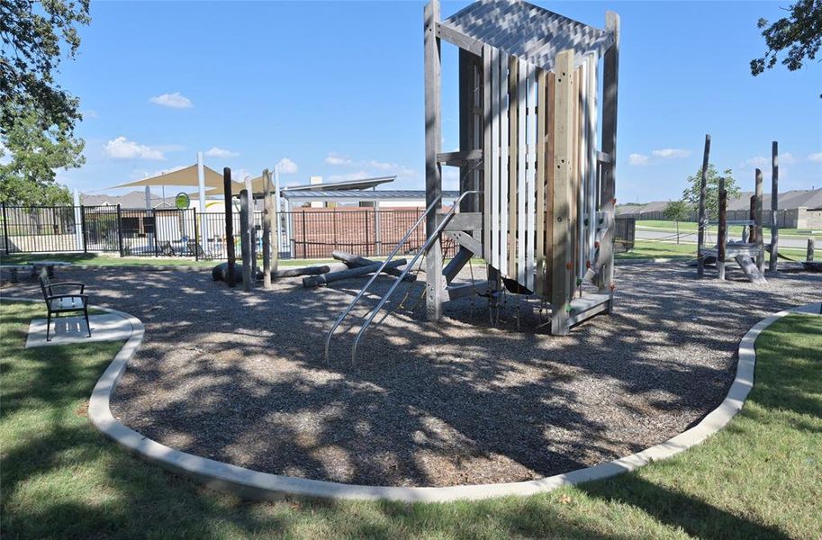 Community amenities in Eagle Creek, Denton (Image 35).